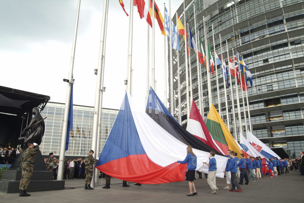EU marks 20th anniversary of its 'big bang' enlargement