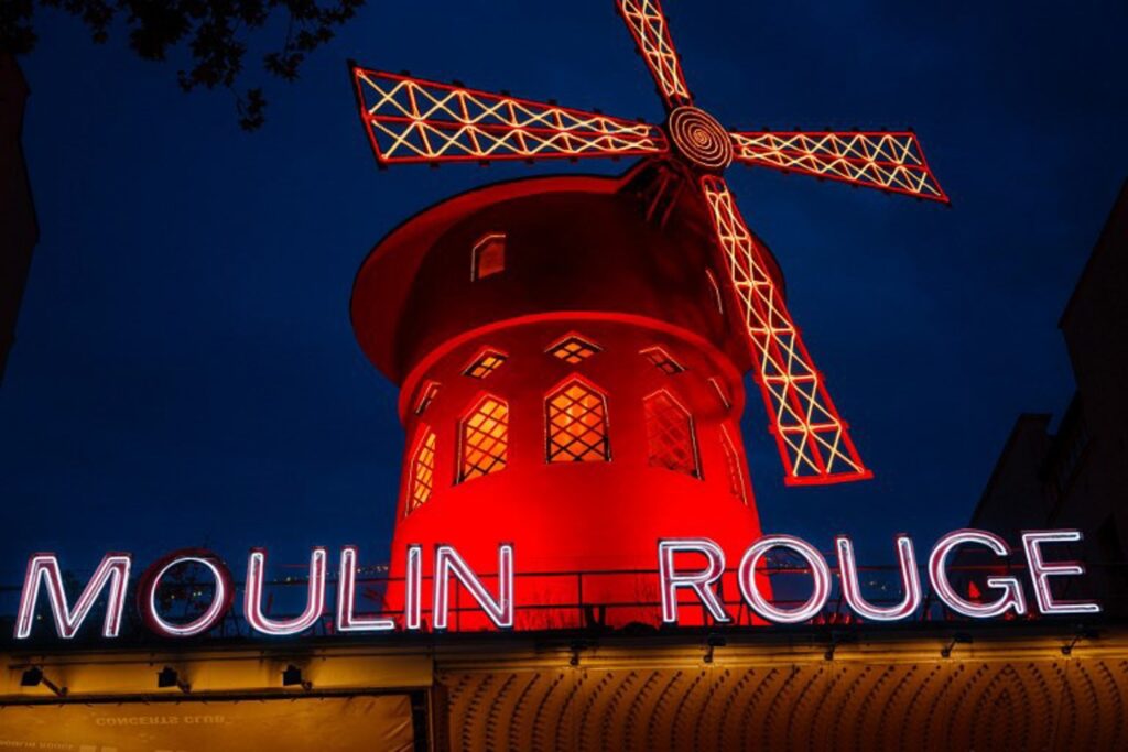 Blades of iconic Moulin Rouge windmill in Paris collapse