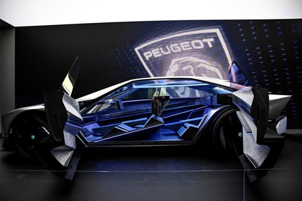 Reinventing the wheel? Peugeot to introduce rectangular steering wheels