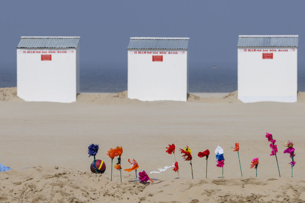 Sunny weather makes for top tourism weekend on Belgian coast