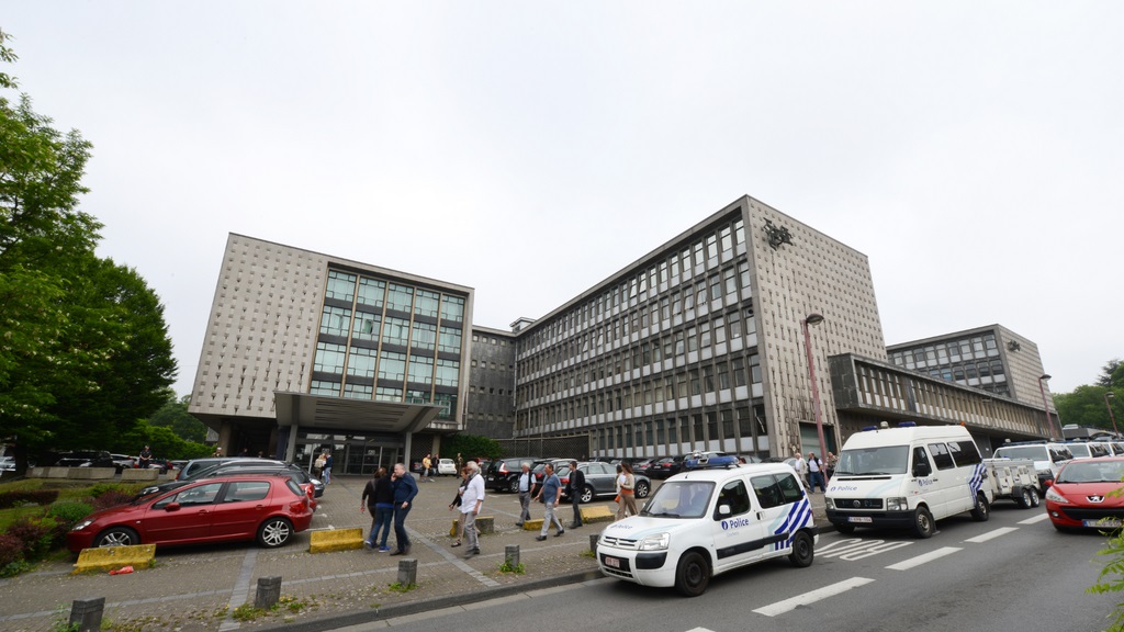 Four and five-year prison terms sought for pharmacy robbers