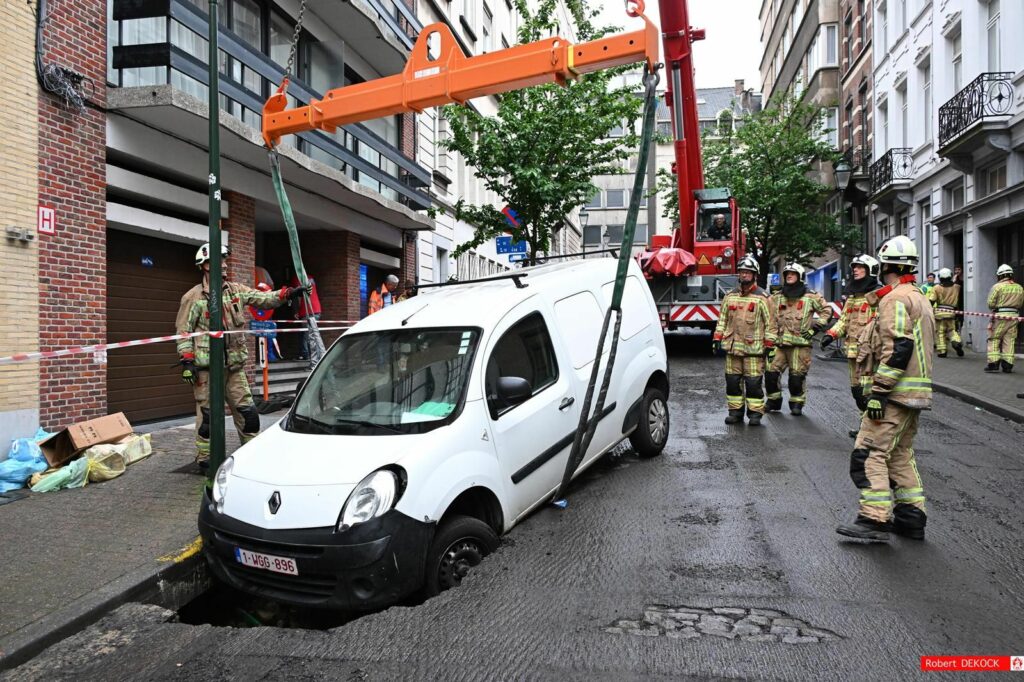 Road collapses on Thursday in Saint-Gilles, street closed to traffic