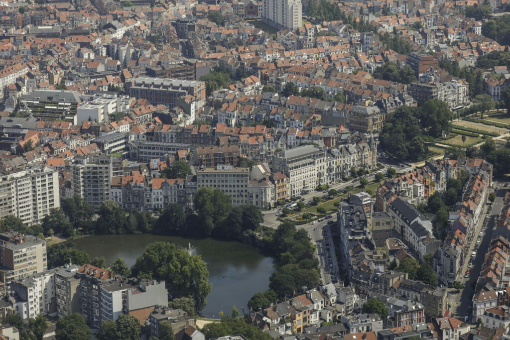 Brussels residents paid an average of €2,100 to Wallonia last year