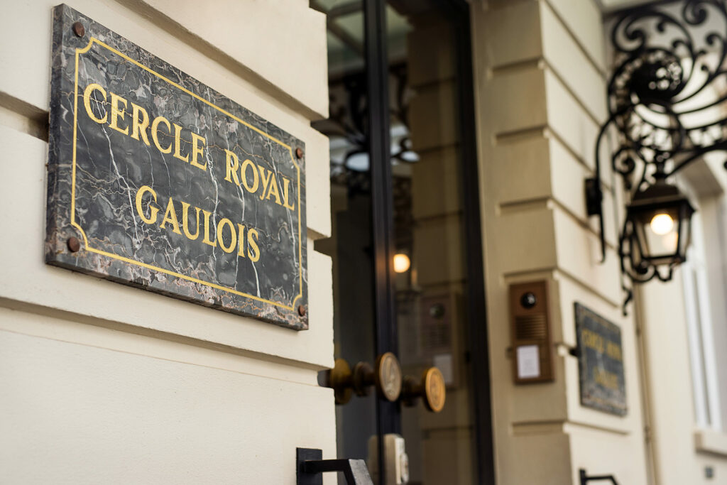 Prestigious gentleman's club in Brussels welcomes first female members
