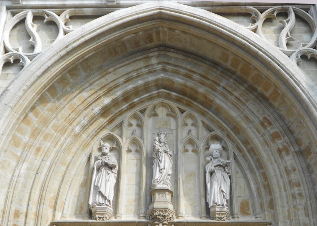 Nearly 500 churches open to public this weekend
