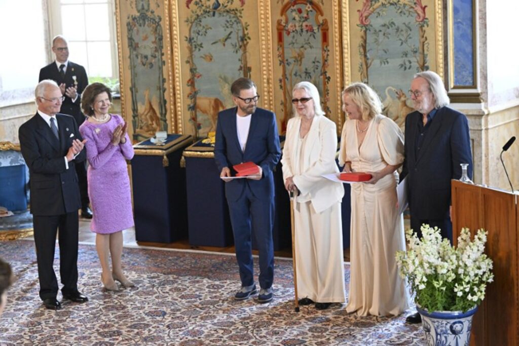 Sweden thanks ABBA for the music with Royal Order of Vasa