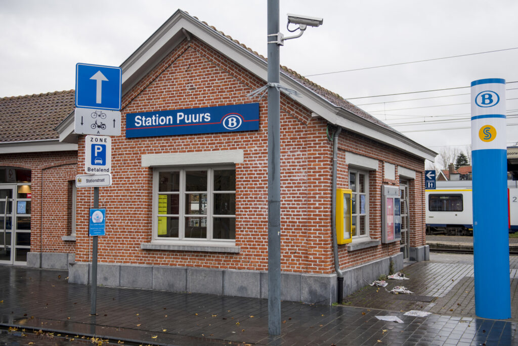 SNCB to give smaller Belgian train stations a millionaire makeover