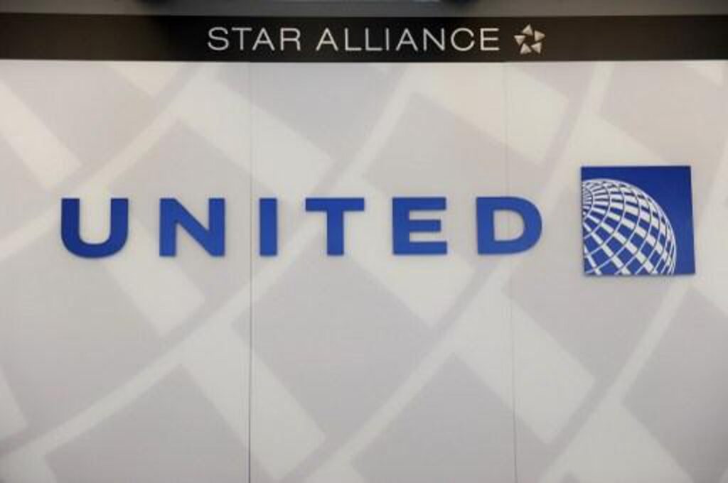 United Airlines Airbus loses a part after take-off