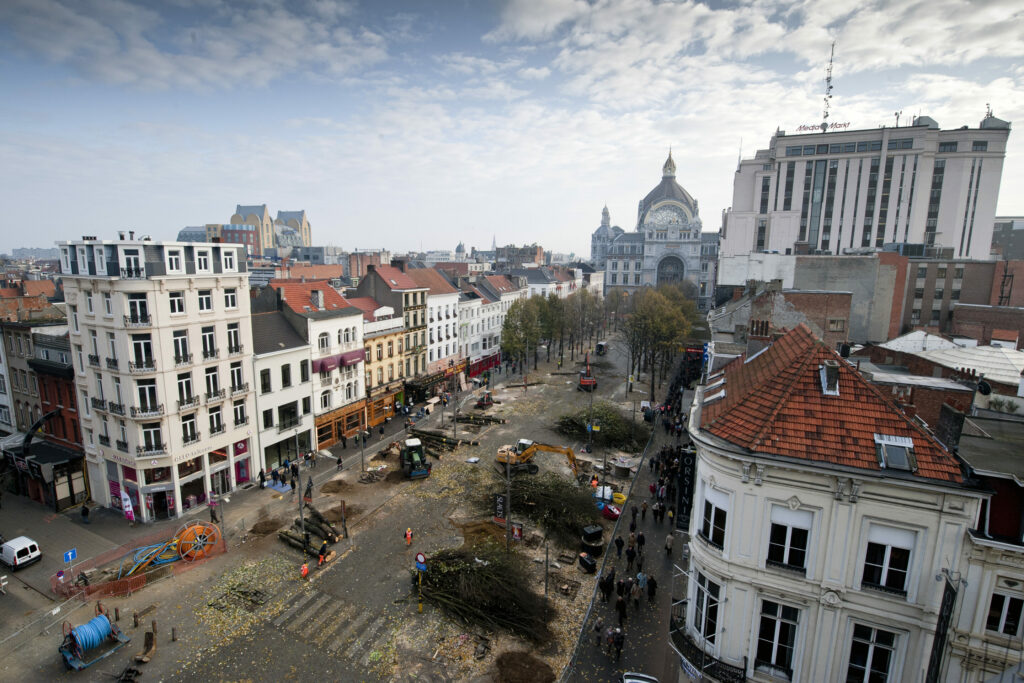 Dutch teen arrested near Antwerp station with jerry can of petrol and fireworks