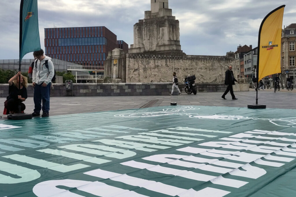 'Choose solidarity': Giant carpet in Leuven sends powerful signal on World Refugee Day