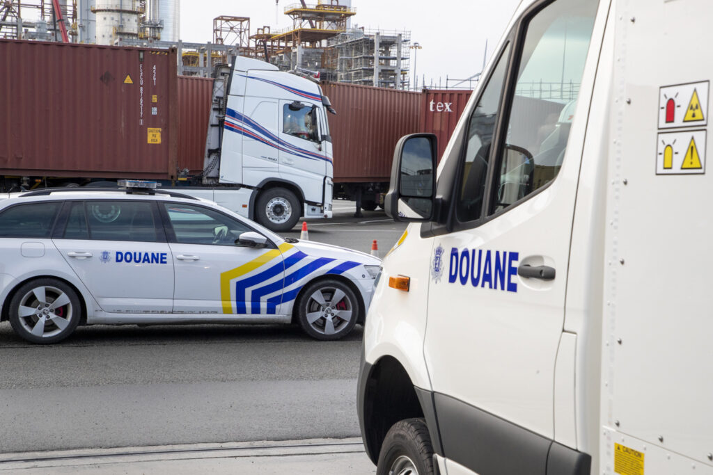 Federal authorities to buy only electric service vehicles