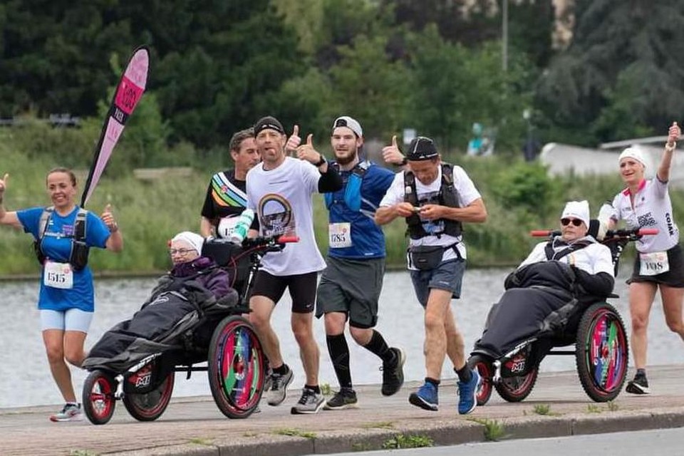 Belgian athlete attempts to break the record for the distance covered in a wheelchair in 24 hours