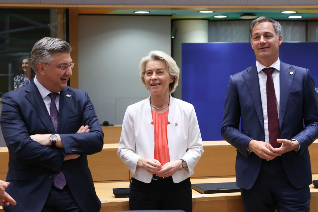 EU Summit fails to agree on von der Leyen as EPP now wants three 'top jobs'