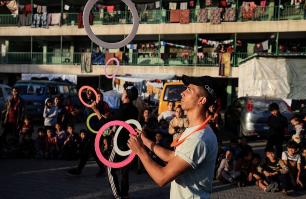 Young Palestinians bring circus show to Belgium