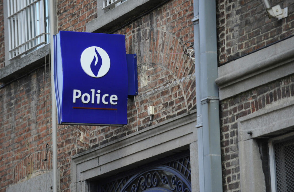 One person taken to hospital after suspected arson attack in Ixelles