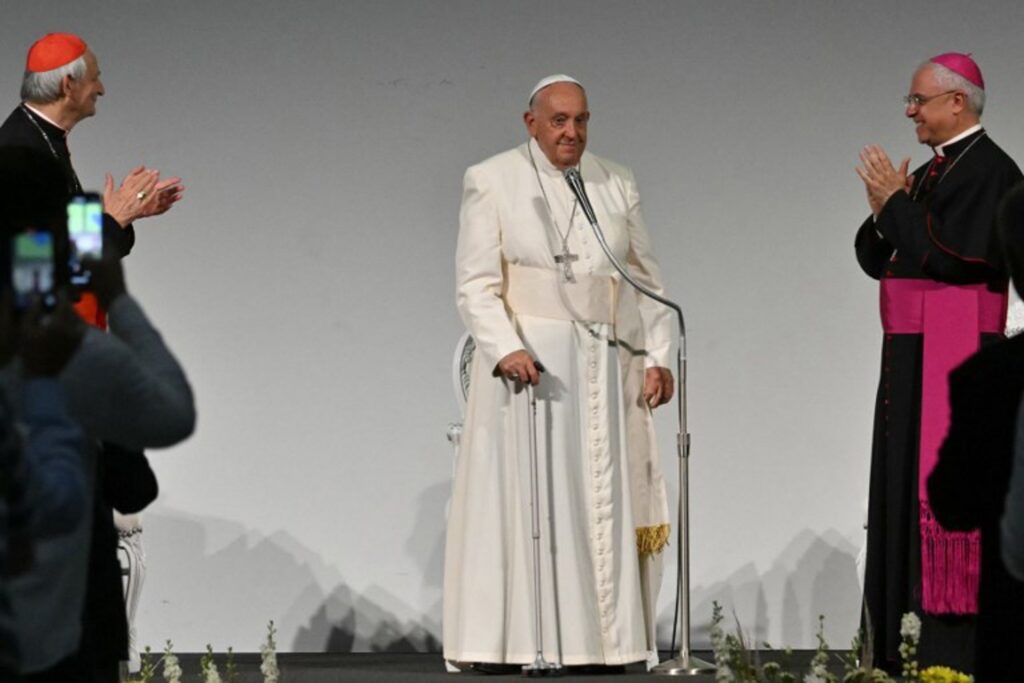 Pope denounces the 'culture of rejection' and 'populist temptations'