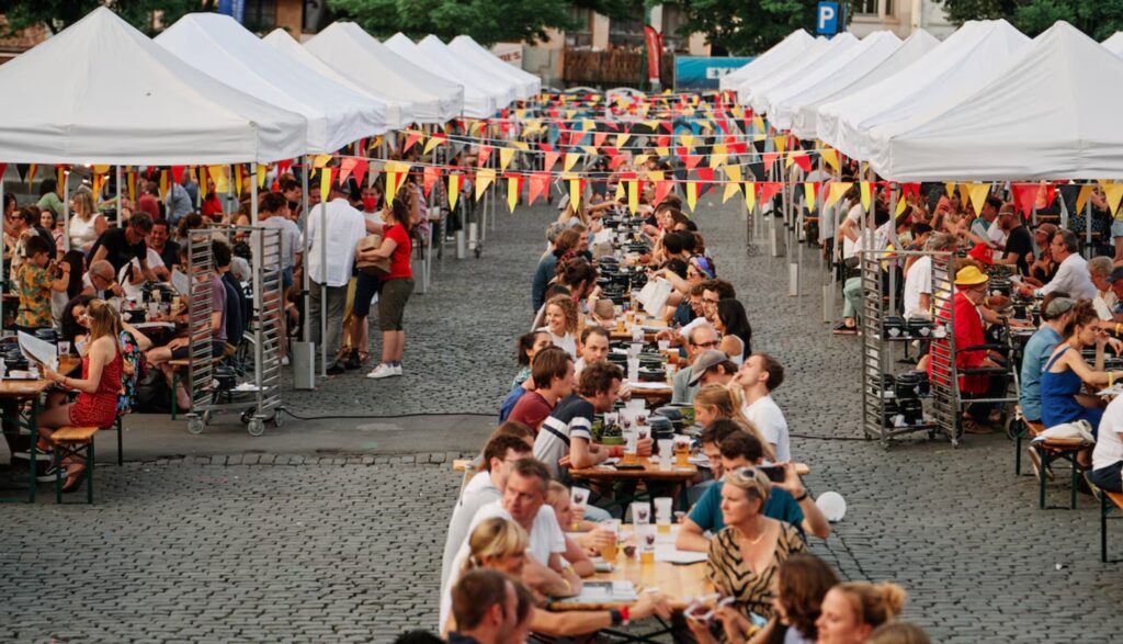 Thousands fed with moules-frites and vol-au-vent by 'National Restaurant' in Brussels