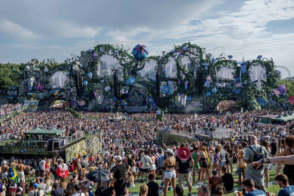 Tomorrowland festival kicks off in the heat