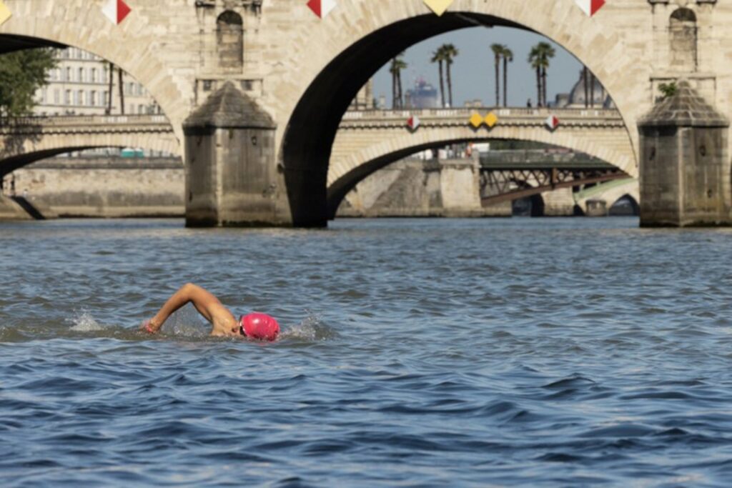 Belgian triathletes ready to face River Seine despite water quality concerns