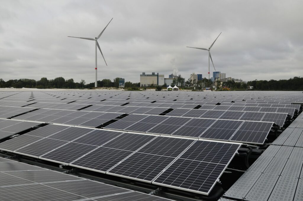 Ecostal photovoltaic group raises €100 million