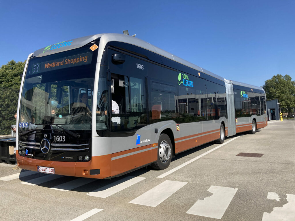 STIB presents first of 70 new electric bendy buses