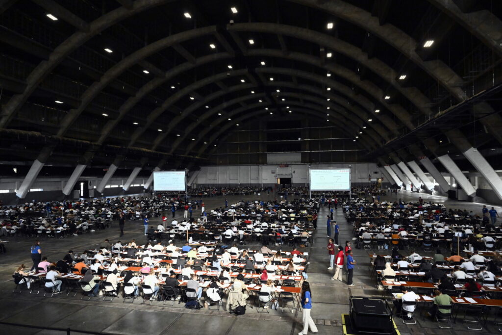 Over 5,000 hopeful students sit medical entrance exam in Brussels