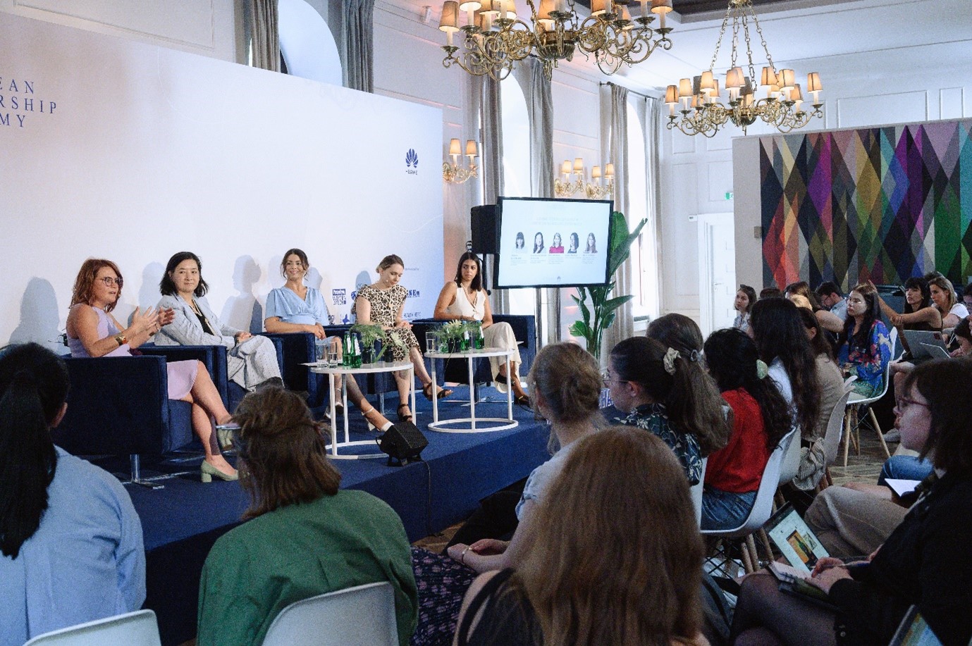 Warsaw hosts future female leaders from 29 countries to explore the role of connectivity in closing the gender gap
