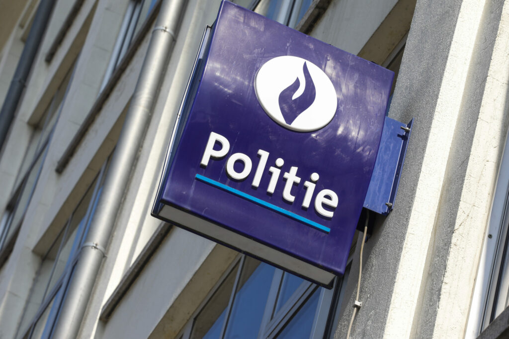 Man with machete arrested near Place Bara in Anderlecht