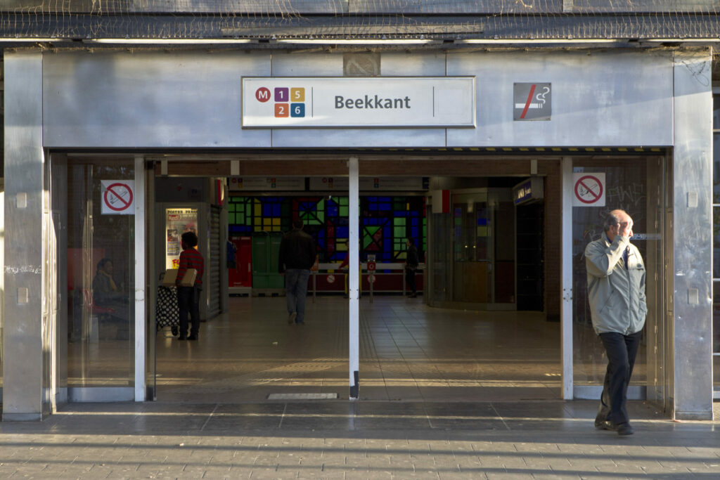 Mother gives birth to baby at Brussels Metro station