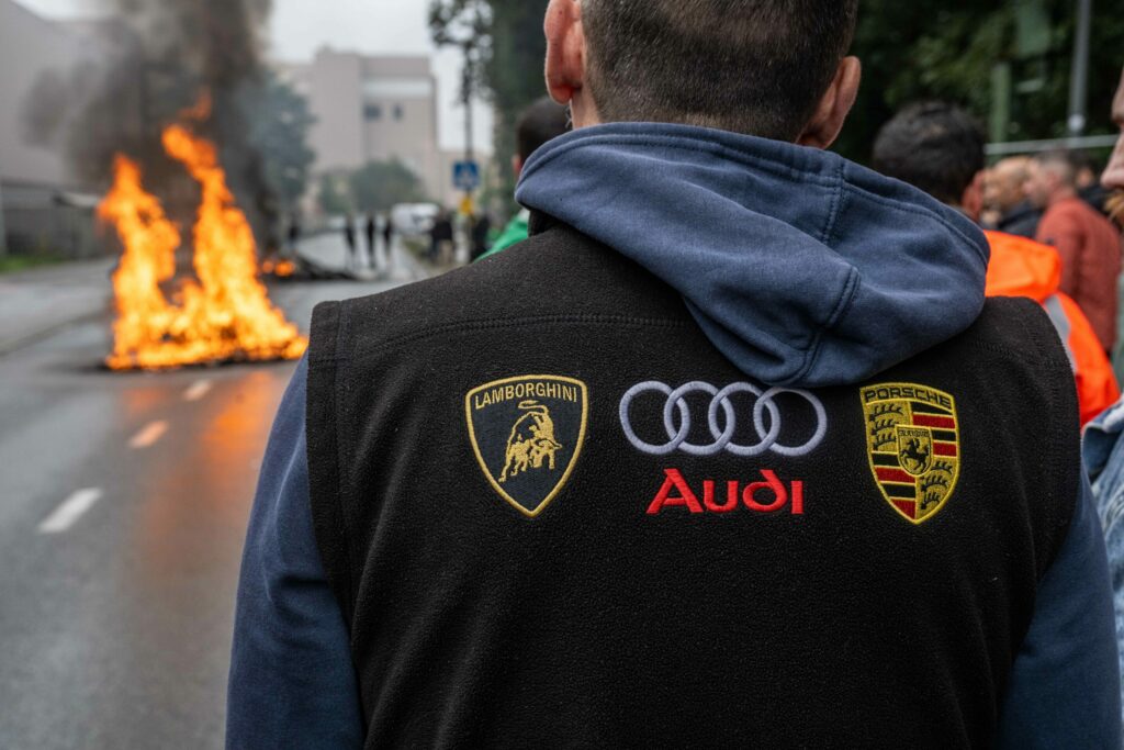 Unions vow to take Audi Brussels to court over 'locked out' factory staff