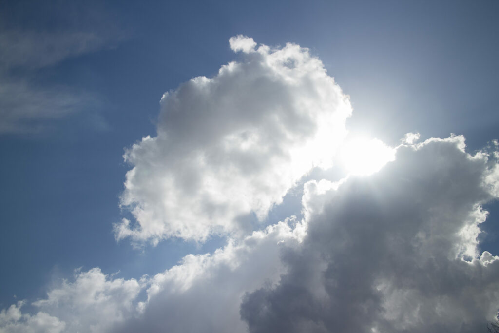 Temperatures expected to keep rising after a few weekend showers