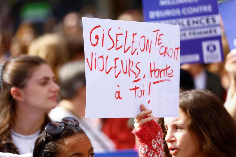 Around 250 people gather in Brussels in support of French Gisèle Pelicot