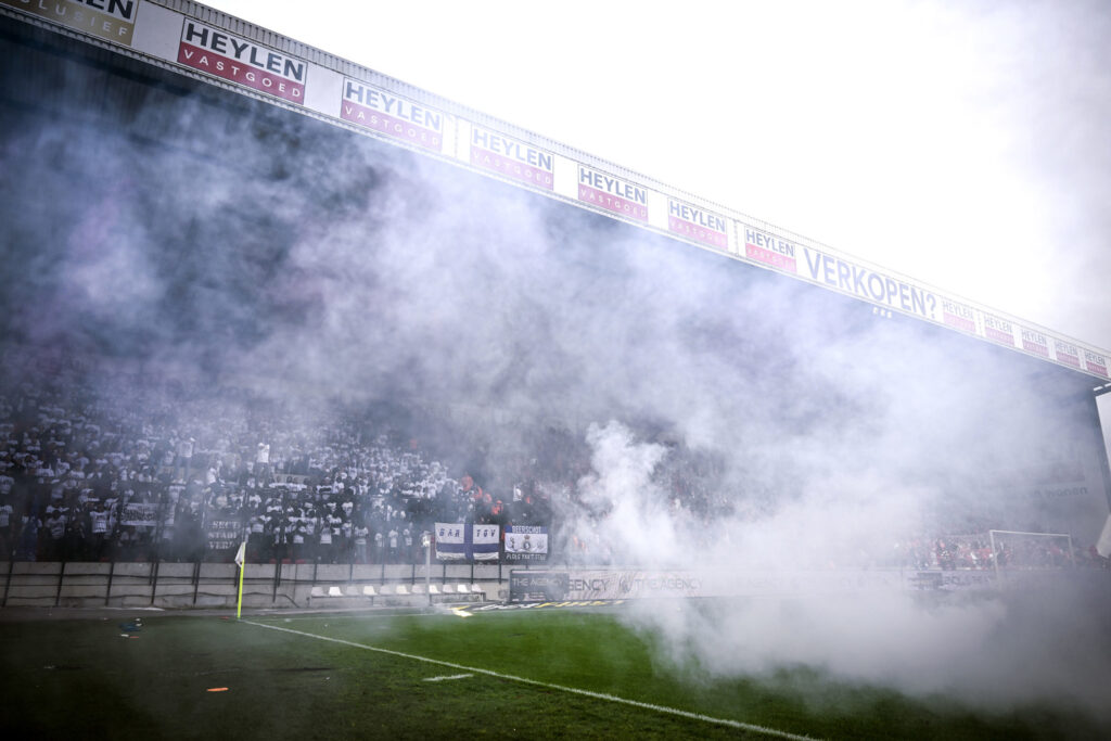 Beerschot fined €50,000 after abandoning match against Antwerp