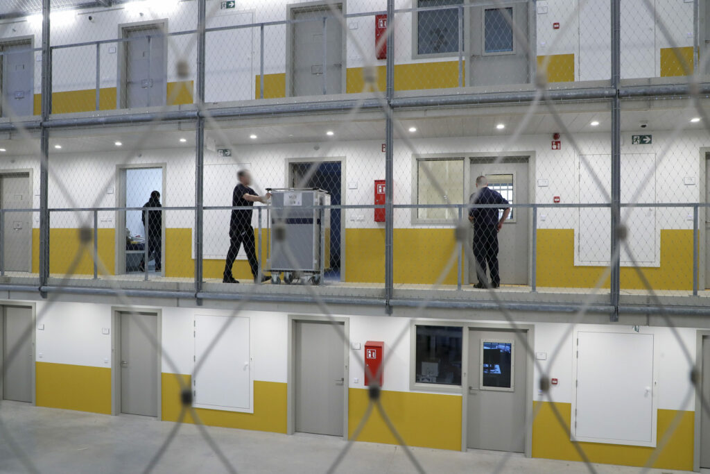 Hundreds of people released from prison early to tackle overcrowding