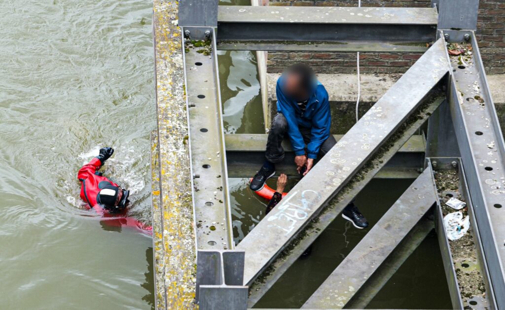 Fire Brigade thanks 'Good Samaritan' for rescuing woman from Schaerbeek canal