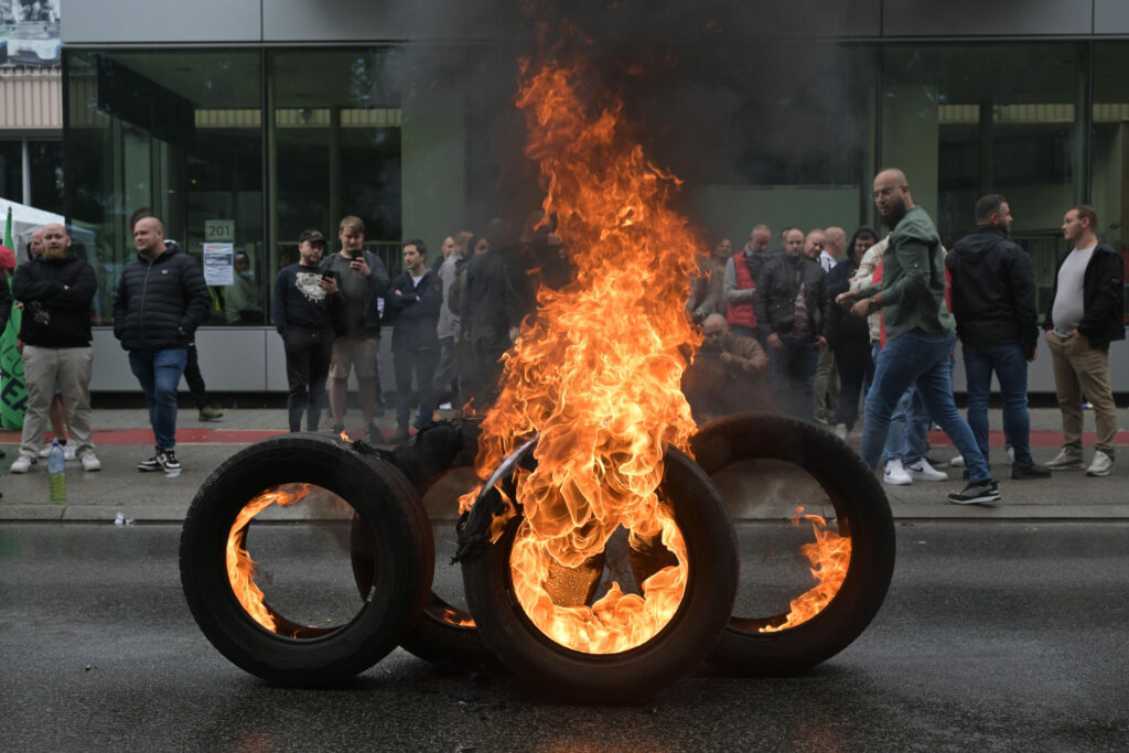 'People know nothing': Audi Brussels staff protest outside locked Forest production site