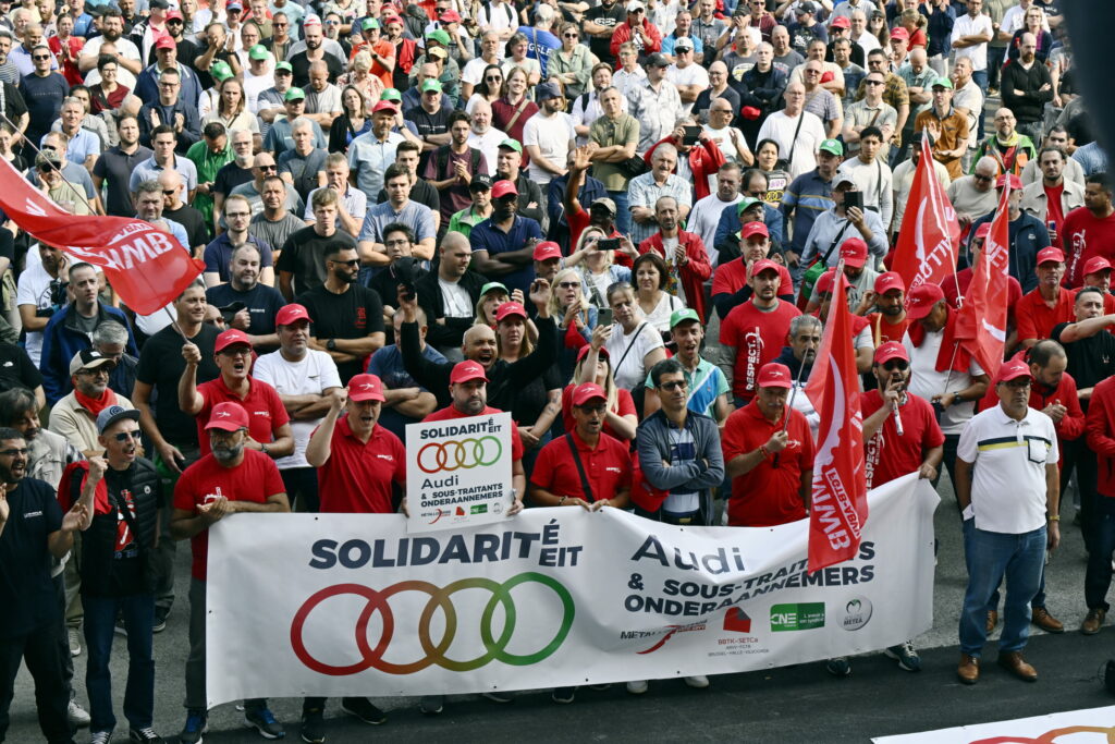 American and European trade unions visit Audi plant in Forest