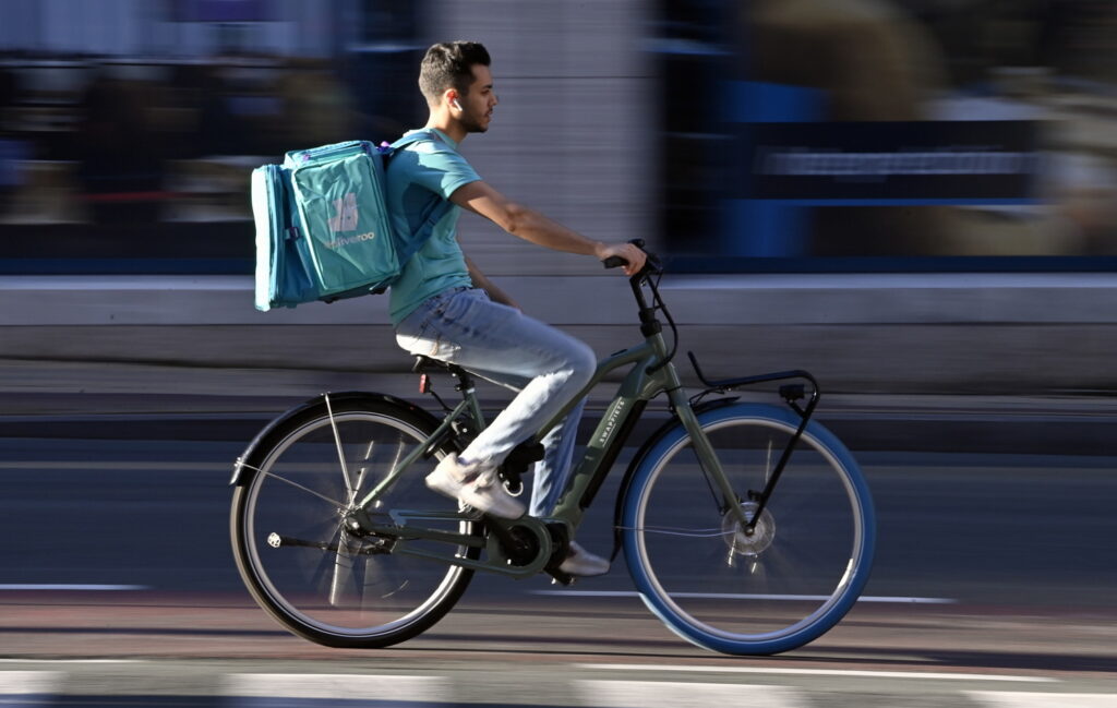 Deliveroo launches pet food delivery service