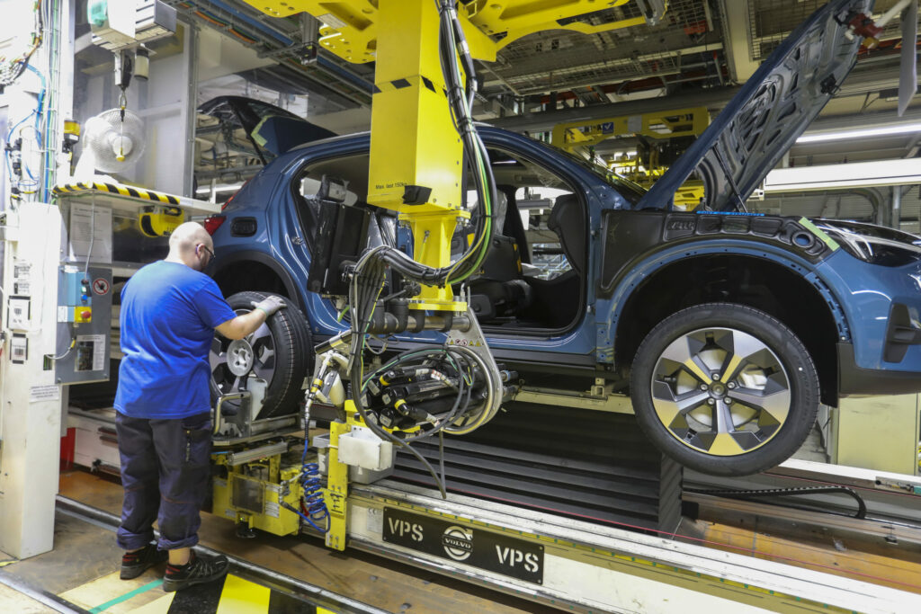 Shocks to vehicle manufacturing industry slow economic growth in Belgium