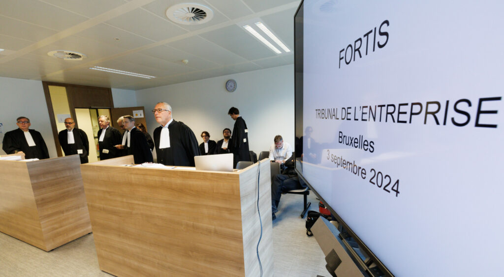 Former Fortis shareholders seek €10.8 billion from BNP Paribas and Belgian State in trial