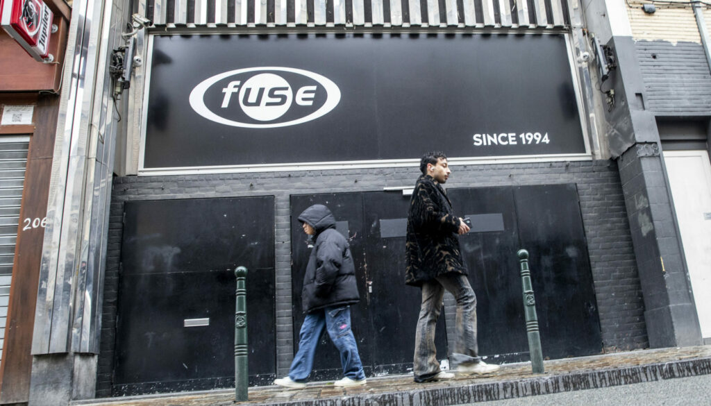 Brussels nightclub Fuse bans phones on the dancefloor