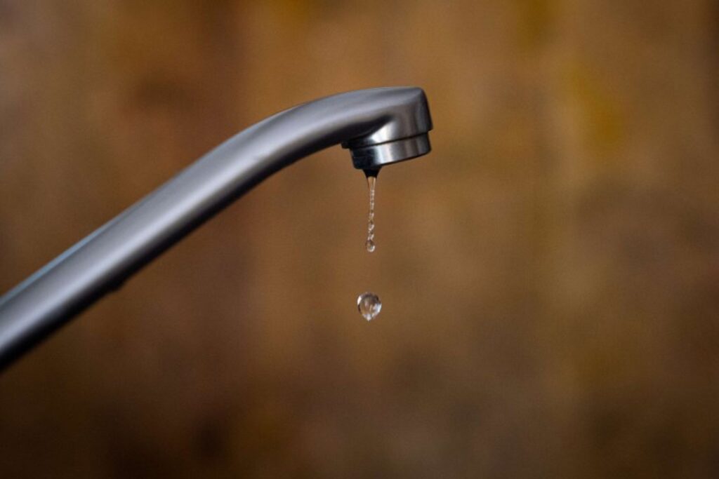 Brussels residents urged to moderate tap water use after drought alert