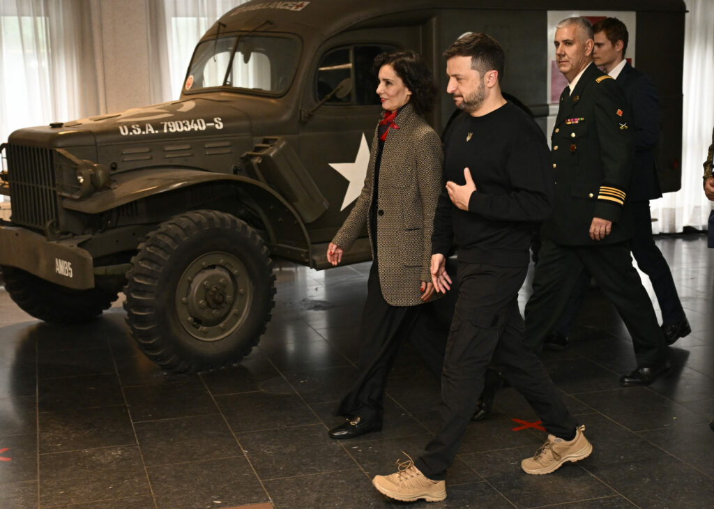 Volodymyr Zelenskyy visits the Neder-Over-Heembeek military hospital