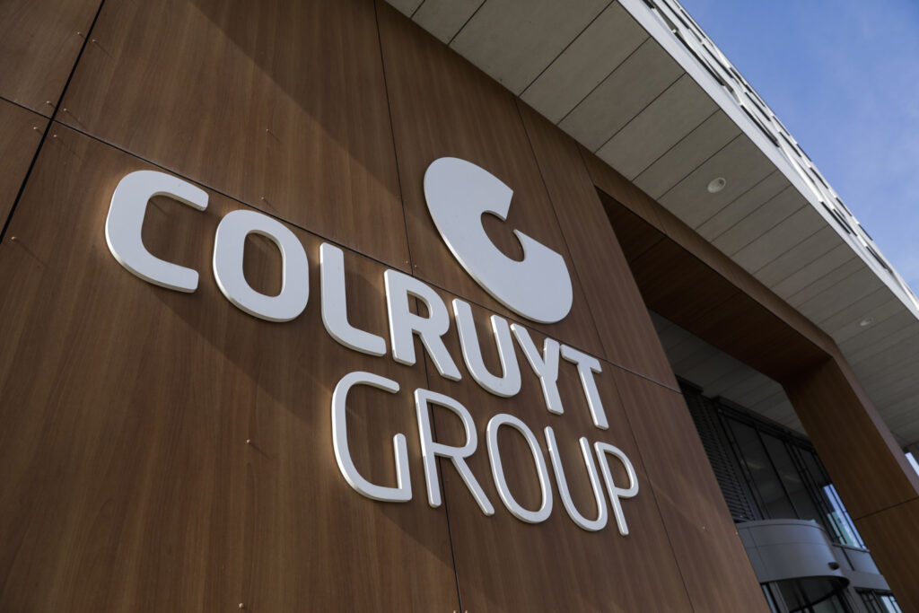 Colruyt market share and operating profit decline