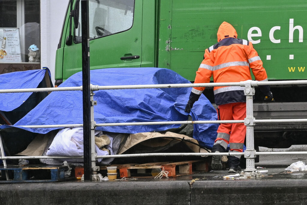 Dozens of families with children sleeping rough in Brussels every month