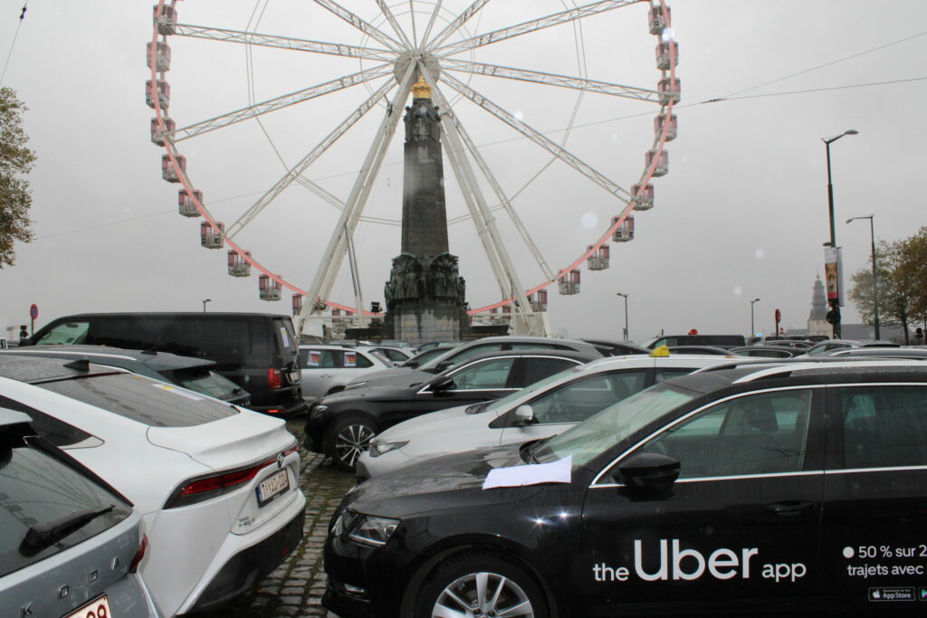 'On the brink of poverty': 200 ride-hailing drivers protest in Brussels