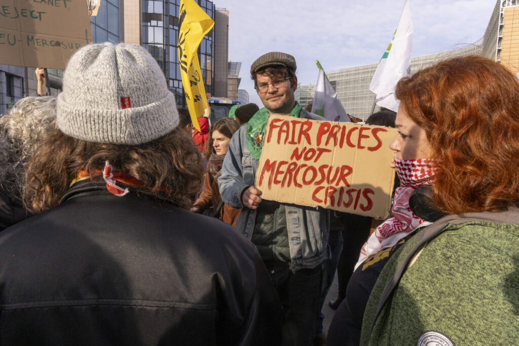 Signing of Mercusor deal would cause farmer anger to 'explode again', protestors warn