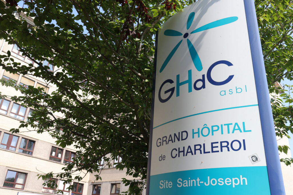 Hundreds of patients on the move to new hospital building in Charleroi
