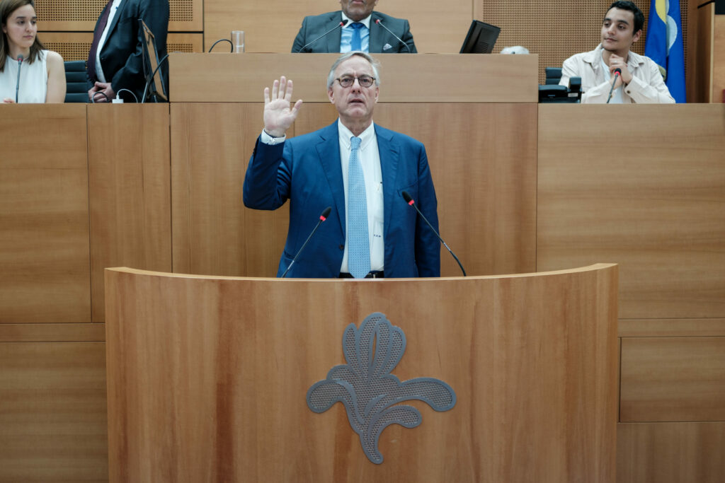 Vincent De Wolf stays as Mayor of Etterbeek but quits Brussels Parliament