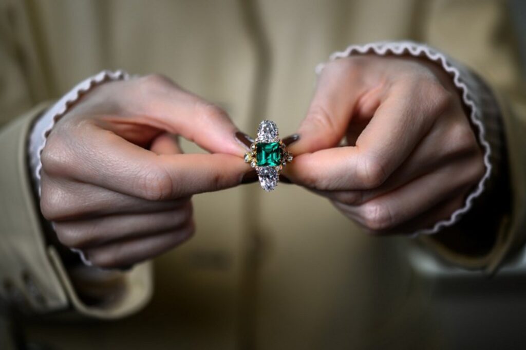 UK: Woman promises €600,000 reward to anyone who can recover her stolen jewellery